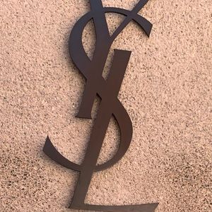 Meet your Posher, Sisi